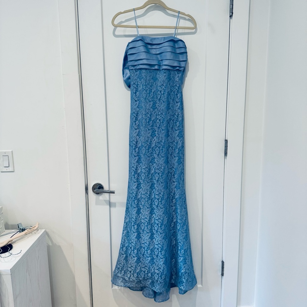City Studio Light Blue Strapless Dress, Juniors size 3-4 (women’s 2)
